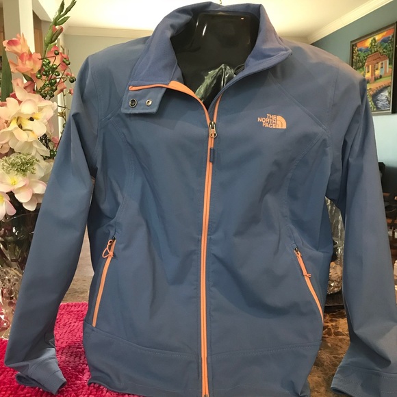 The North Face Jackets & Blazers - NWT women’s The North face